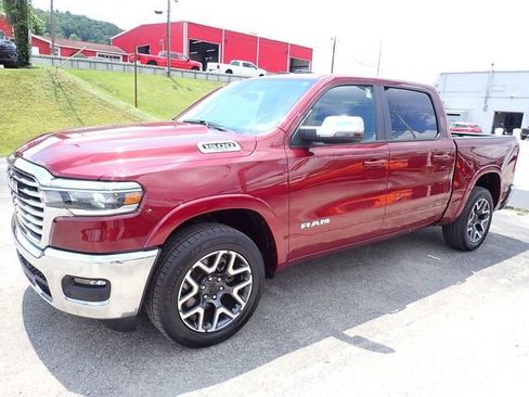 Used 2025 RAM 1500 Laramie AWD/4WD image 2