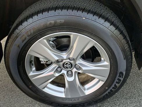 Used 2025 Toyota RAV4 XLE w/ Convenience Package image 34