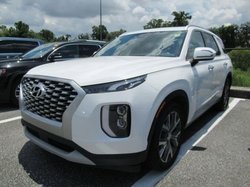 Used 2021 Hyundai Palisade SEL w/ Premium Package FWD image 2