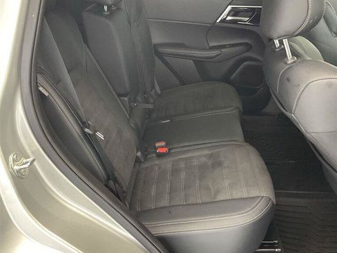 Used 2024 Mitsubishi Outlander SE AWD/4WD image 14