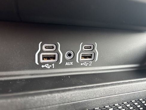 New 2026 RAM 1500 4x4 Crew Cab image 38