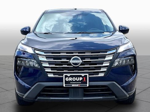 Used 2025 Nissan Rogue SV FWD image 4