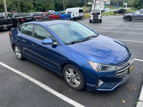 Used 2020 Hyundai Elantra Value Edition w/ Cargo Package (C1) FWD image 2