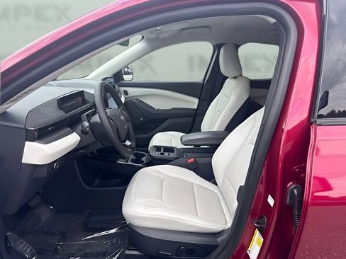 Used 2025 Ford Mustang Mach-E Premium RWD image 9
