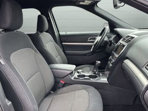 Used 2019 Ford Explorer XLT w/ Equipment Group 201A image 19