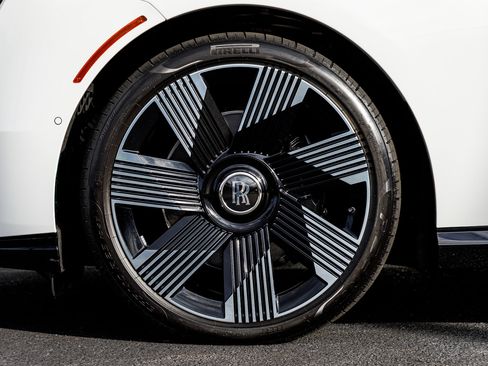 Used 2024 Rolls-Royce Spectre w/ Spectre Launch Package image 13