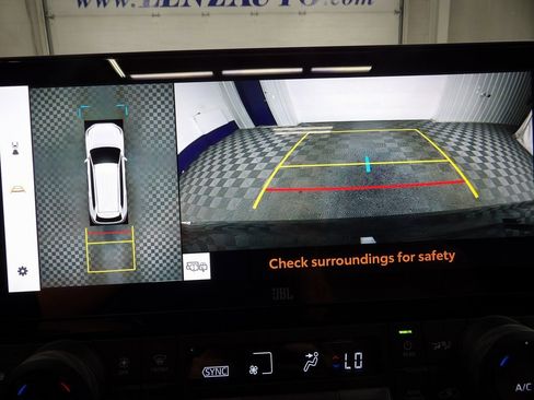 Used 2025 Toyota Grand Highlander AWD image 15