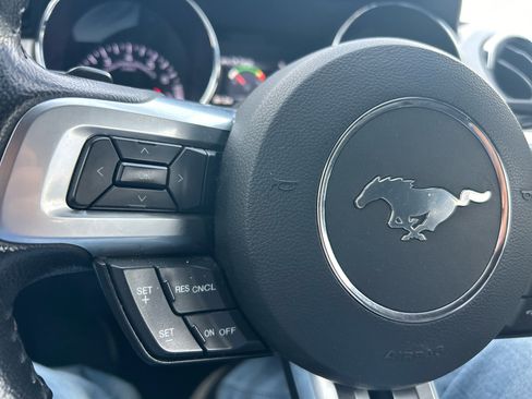 Used 2016 Ford Mustang Premium image 22