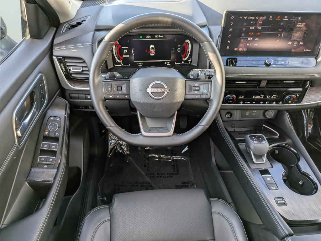 Used 2025 Nissan Rogue Platinum FWD image 14