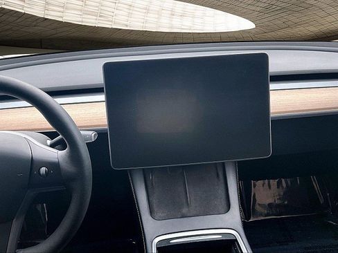 Used 2021 Tesla Model 3 Standard Range Plus image 6