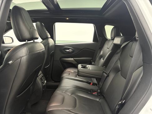 Used 2021 Jeep Cherokee Latitude Lux 80th Anniv w/ Quick Order Package 26U 80TH AWD/4WD image 40