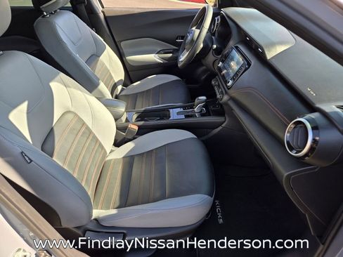 Used 2023 Nissan Kicks SR w/ SR Premium Package FWD image 16