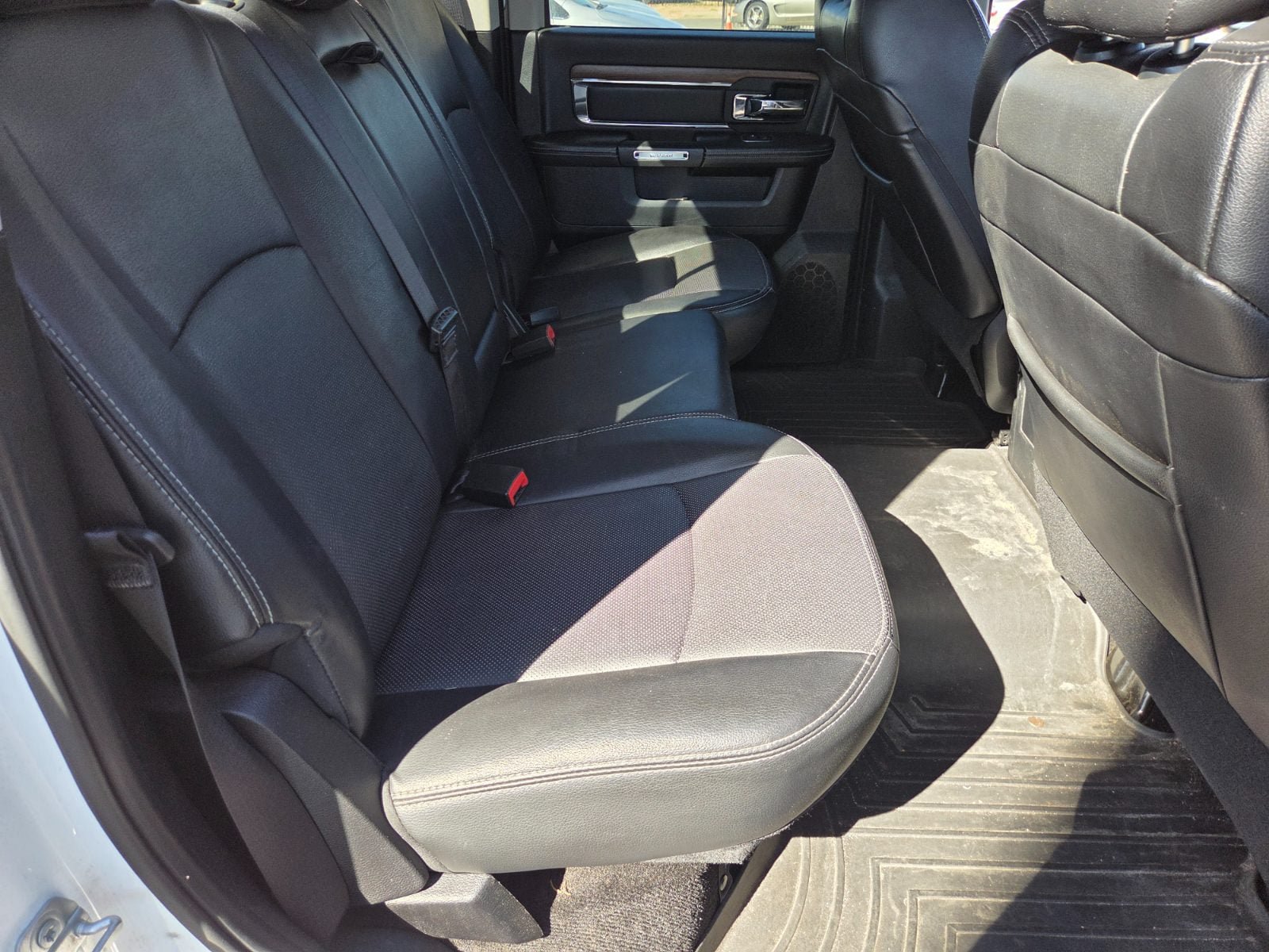 Used 2016 RAM 1500 Laramie w/ Convenience Group RWD image 12