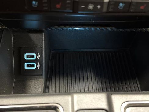 Used 2018 Ford F150 Raptor w/ Equipment Group 802A Luxury image 26