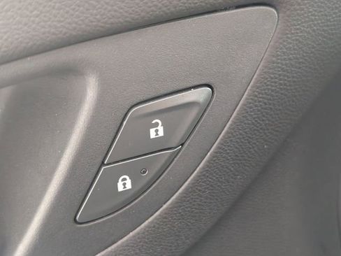 Used 2021 Chevrolet Equinox LT w/ LPO, Floor Liner Package image 11