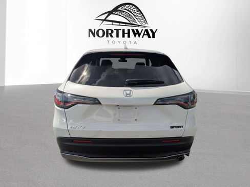 Used 2023 Honda HR-V Sport image 4
