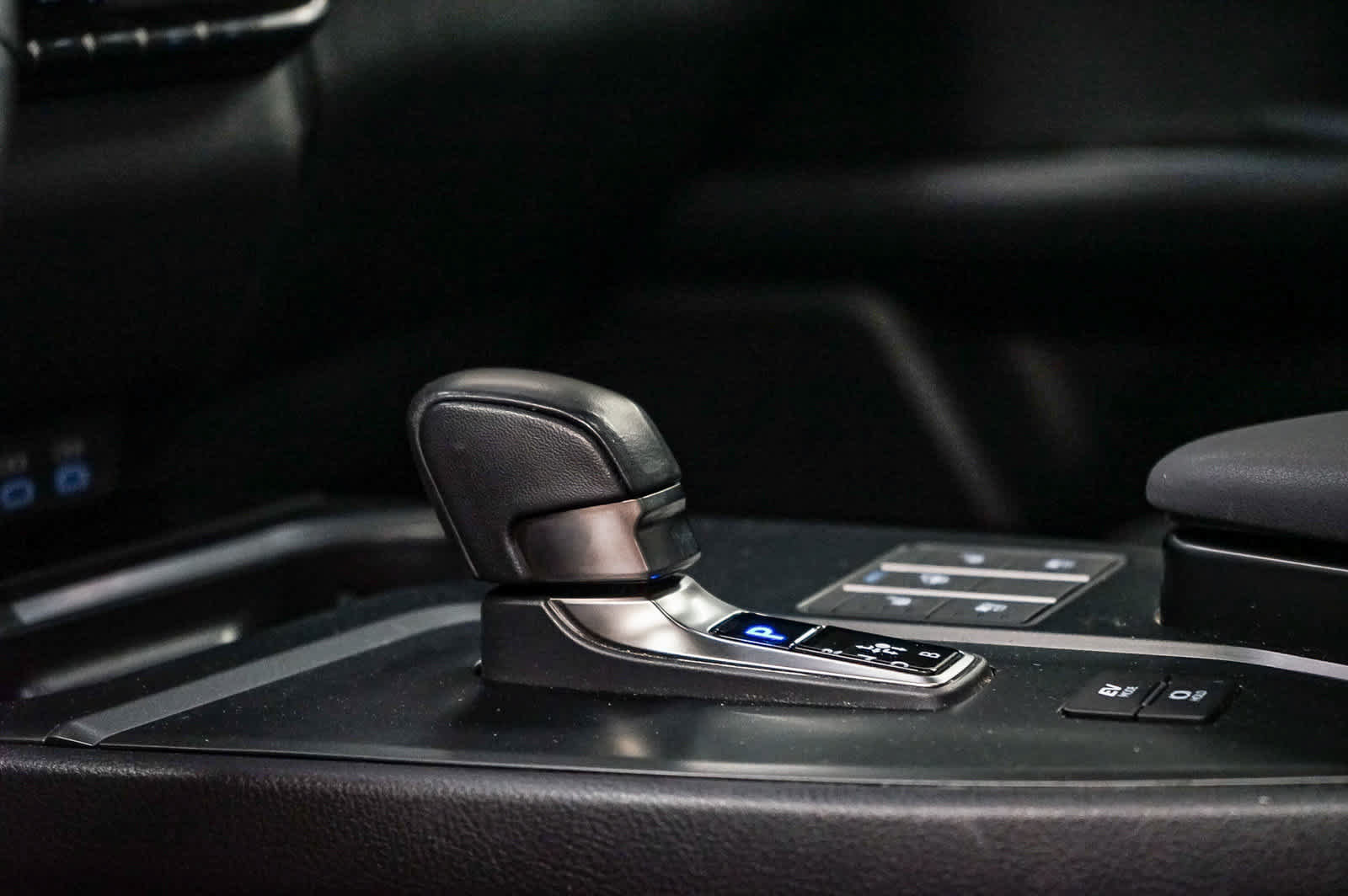 Used 2025 Lexus UX 300h FWD w/ Accessory Package (Z2) image 19