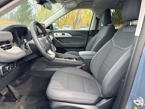 Used 2026 Ford Explorer Active AWD/4WD image 5
