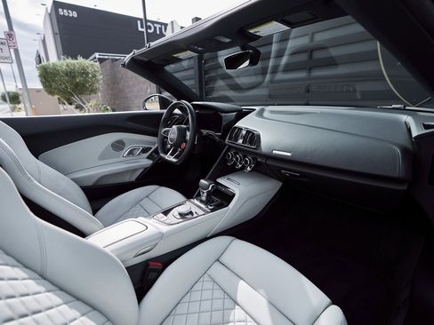 Used 2021 Audi R8 V10 performance image 42