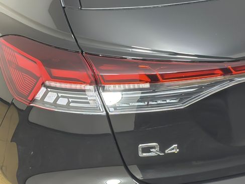 Used 2023 Audi Q4 e-tron Prestige AWD/4WD image 27