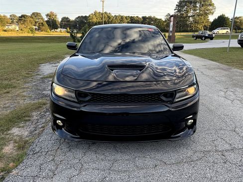 Used 2019 Dodge Charger Scat Pack RWD image 2