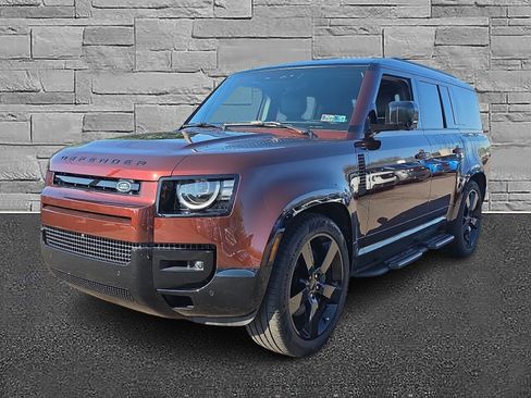 Used 2026 Land Rover Defender 130 X-Dynamic SE AWD/4WD image 4