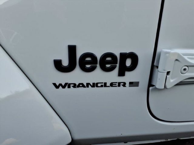 Used 2026 Jeep Wrangler Unlimited Sahara AWD/4WD image 6