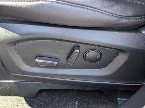 Used 2024 Ford Explorer XLT w/ Equipment Group 202A image 16