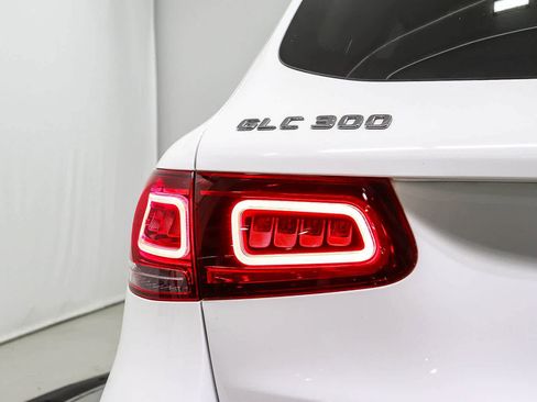 Used 2022 Mercedes-Benz GLC 300 image 11