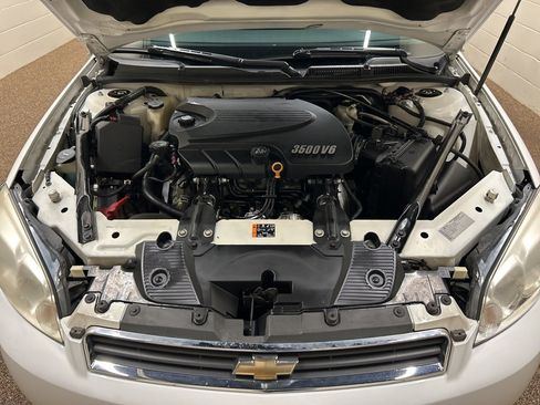 Used 2011 Chevrolet Impala LT image 12
