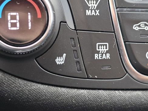 Used 2022 Chevrolet Malibu LT image 24