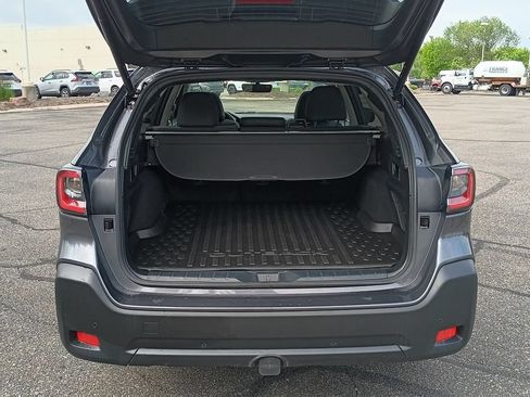 Used 2025 Subaru Outback Onyx Edition AWD/4WD image 27