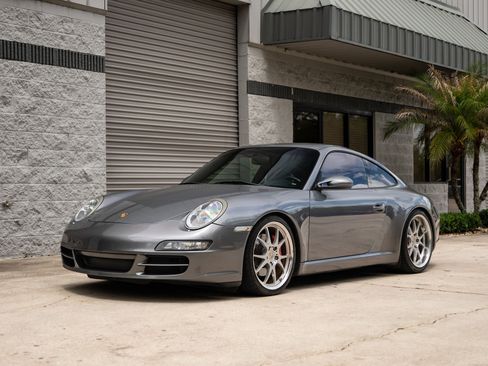 Used 2006 Porsche 911 Carrera S RWD image 2