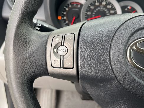Used 2012 Toyota RAV4 FWD V6 w/ Value Pkg image 20