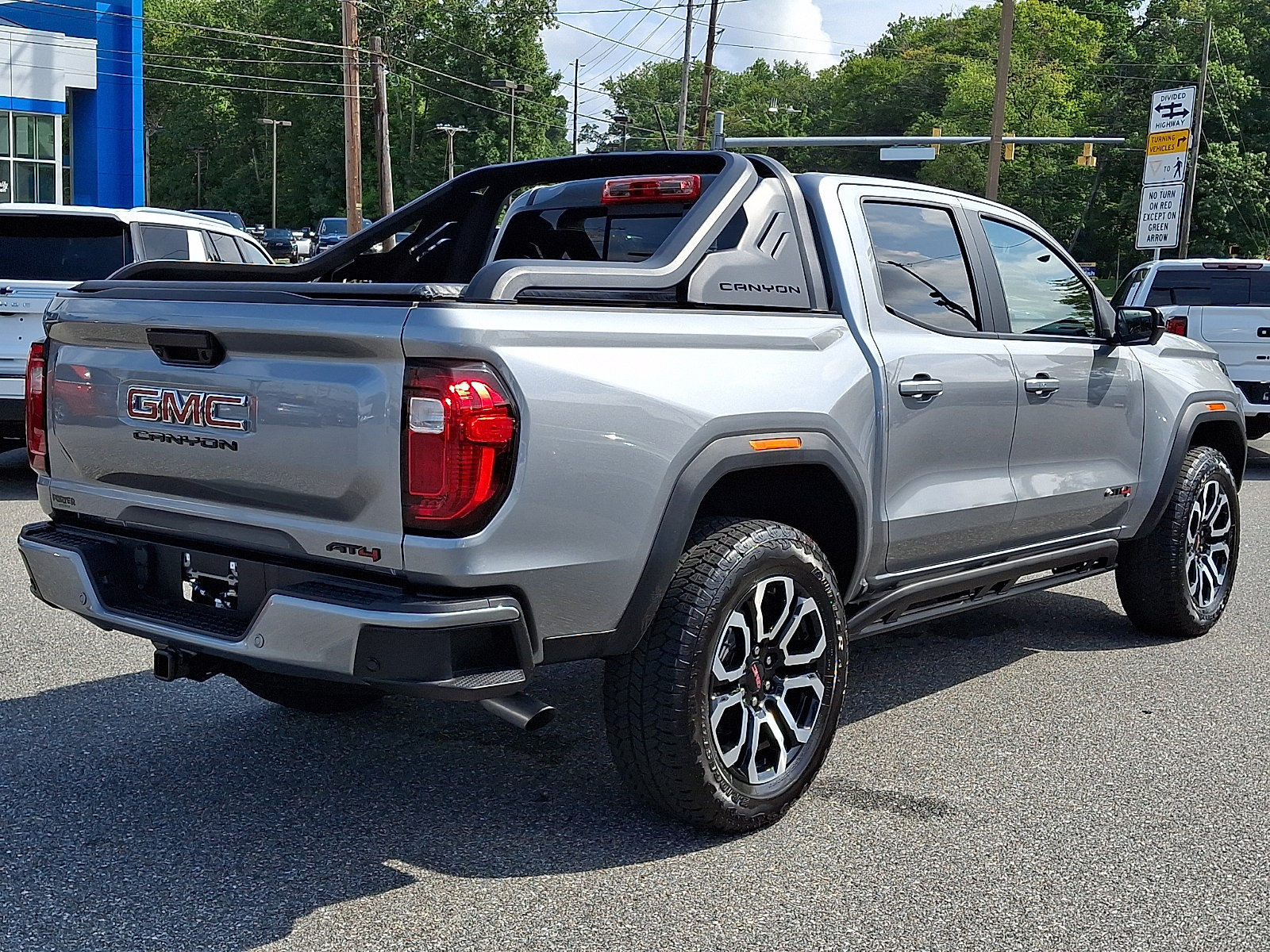 Certified 2025 GMC Canyon AT4 w/ Nightfall Edition AWD/4WD image 6