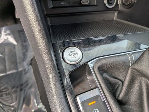 Certified 2025 Volkswagen Taos S FWD image 23