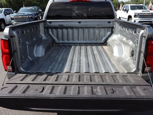 Used 2023 Chevrolet Colorado Z71 w/ Z71 Convenience Package 2 AWD/4WD image 38