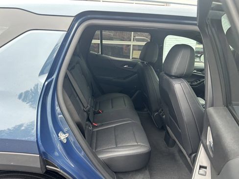 Used 2025 Chevrolet Equinox LT w/ Convenience Package II image 11