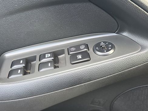 Used 2017 Kia Forte LX FWD image 18