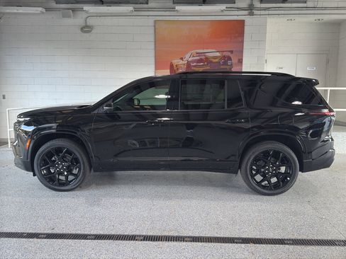 New 2026 Chevrolet Traverse RS w/ LPO, Floor Liner Package image 4