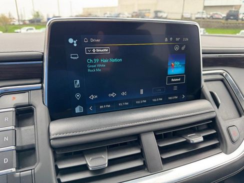 Used 2023 Chevrolet Suburban Z71 w/ Luxury Package image 22