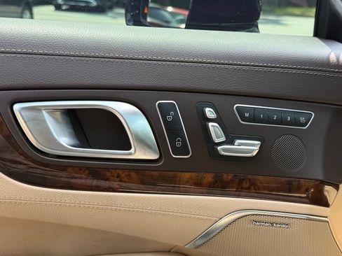 Used 2013 Mercedes-Benz SL 550 image 11