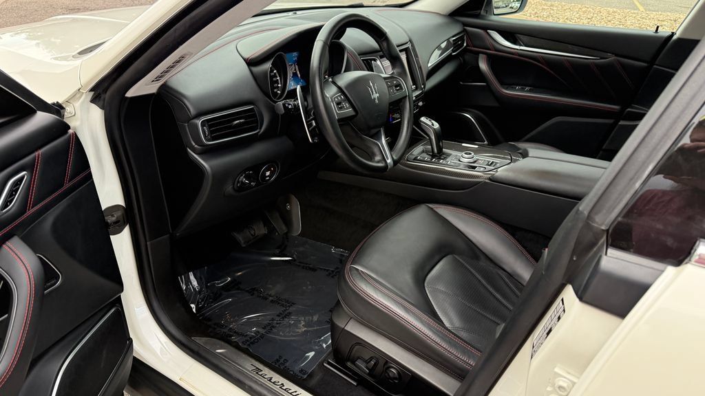 Used 2019 Maserati Levante GranLusso AWD/4WD image 22