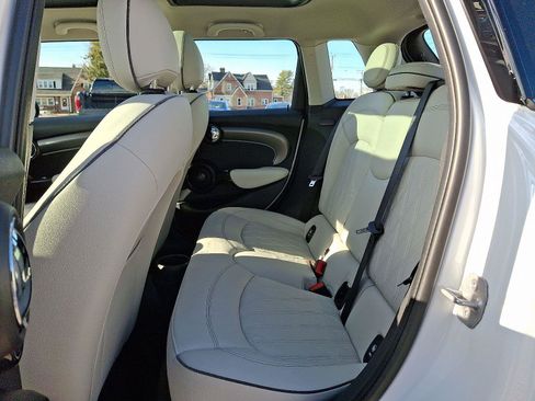 Used 2024 MINI Cooper S image 11