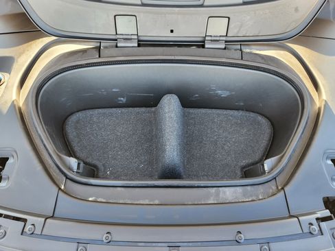 Used 2024 Volvo XC40 Recharge Plus w/ Protection Package Premier image 33