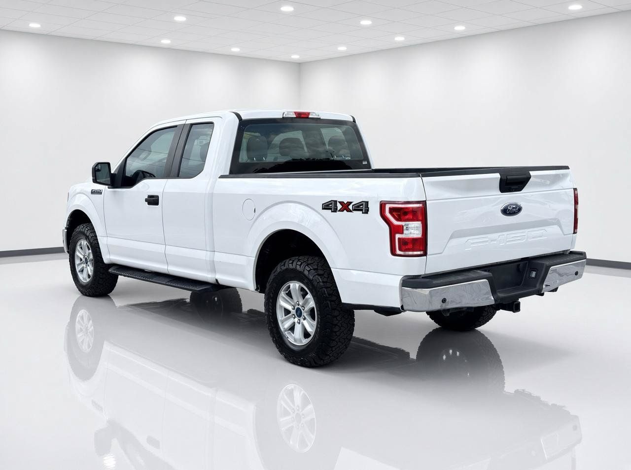 Used 2020 Ford F150 XL w/ Equipment Group 101A Mid AWD/4WD image 3