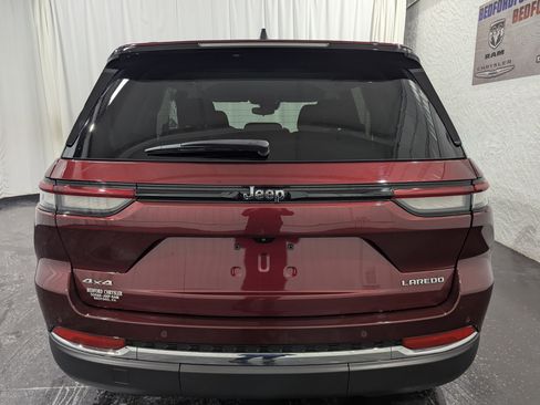 Used 2023 Jeep Grand Cherokee Laredo w/ Trailer Tow Prep Group (B) image 9