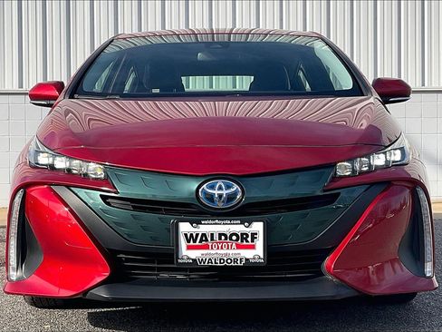 Used 2019 Toyota Prius Prime Premium image 3