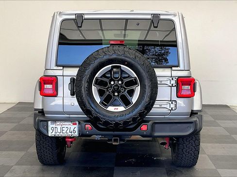 Used 2018 Jeep Wrangler Unlimited Rubicon AWD/4WD image 3