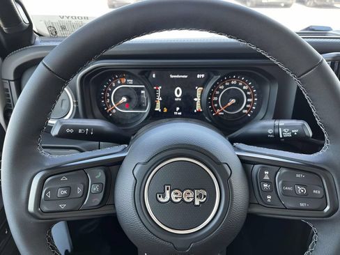 New 2026 Jeep Gladiator Sport AWD/4WD image 15